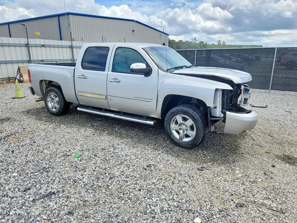 2011 CHEVROLET SILVERADO C1500 LT — Фото 4 из 12