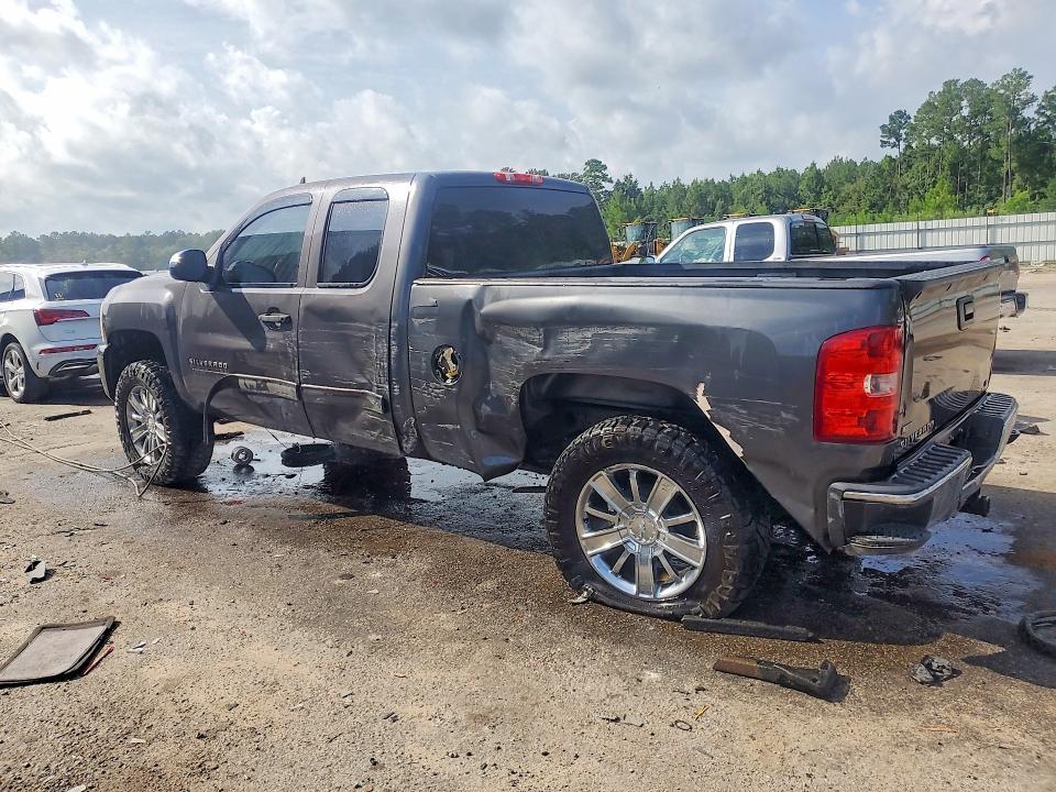 2011 CHEVROLET SILVERADO C1500 LT — Фото 2 из 12