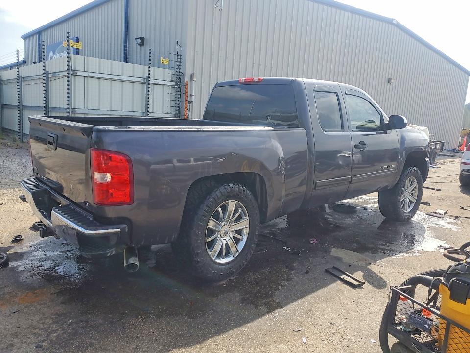 2011 CHEVROLET SILVERADO C1500 LT — Фото 3 из 12