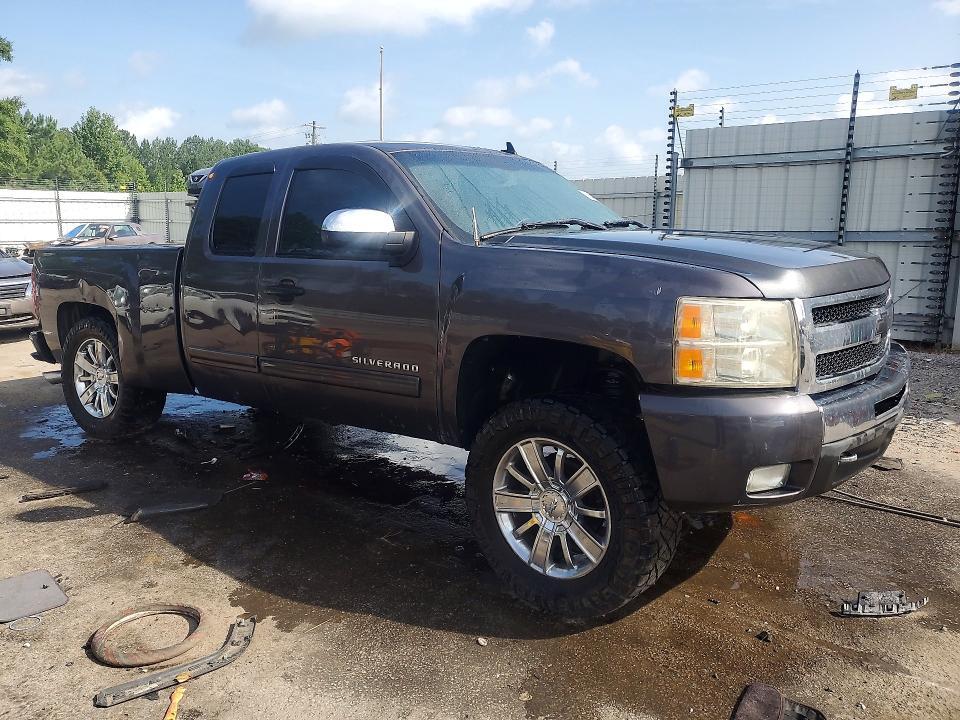 2011 CHEVROLET SILVERADO C1500 LT — Фото 4 из 12