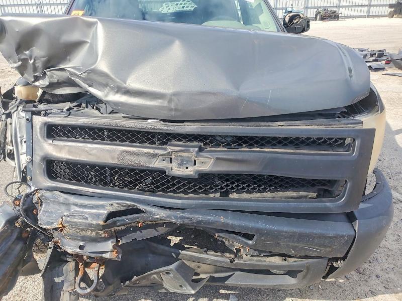 2011 CHEVROLET SILVERADO K1500 — Фото 11 из 12