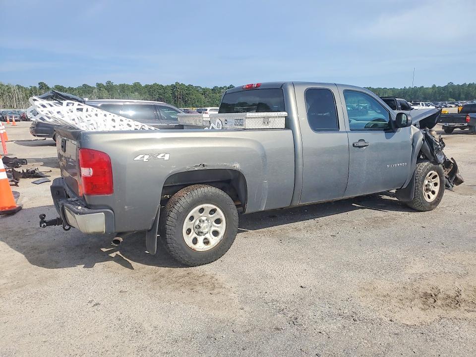 2011 CHEVROLET SILVERADO K1500 — Фото 3 из 12