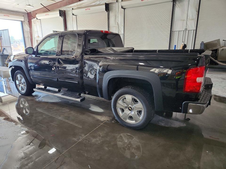 2011 CHEVROLET SILVERADO K1500 LTZ — Фото 2 из 12