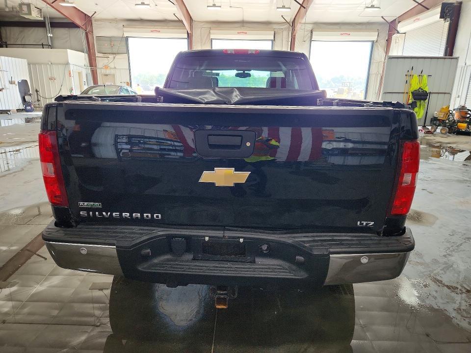 2011 CHEVROLET SILVERADO K1500 LTZ — Фото 6 из 12