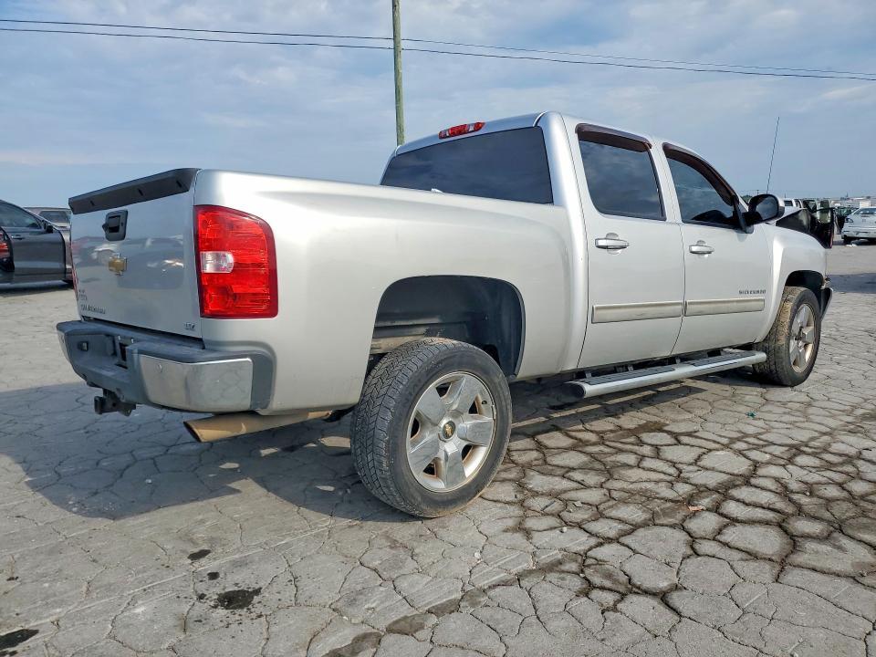 2011 CHEVROLET SILVERADO K1500 LTZ — Фото 3 из 12