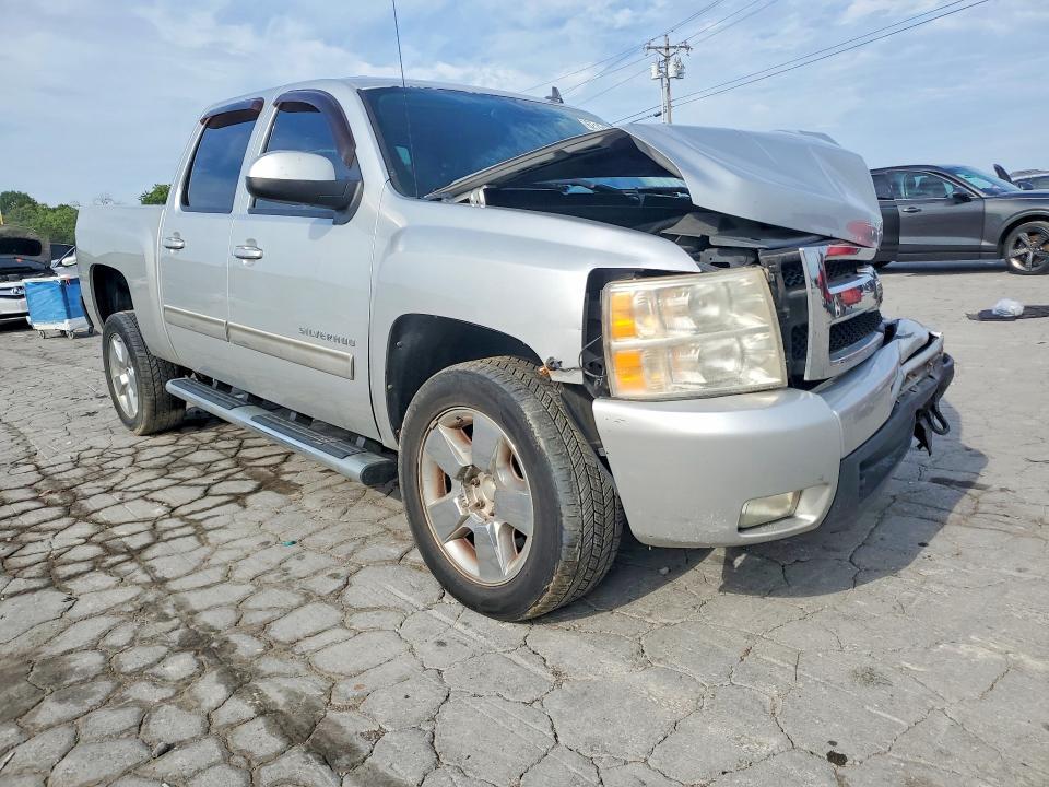 2011 CHEVROLET SILVERADO K1500 LTZ — Фото 4 из 12