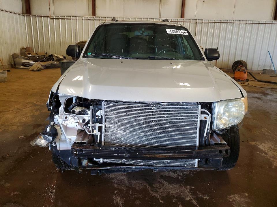1FMCU0DG9BKB45551 2011 FORD ESCAPE photo no. 5