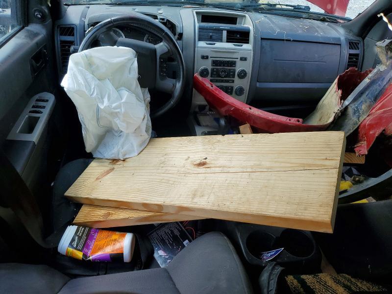 1FMCU9DG8BKC37111 2011 FORD ESCAPE photo no. 8