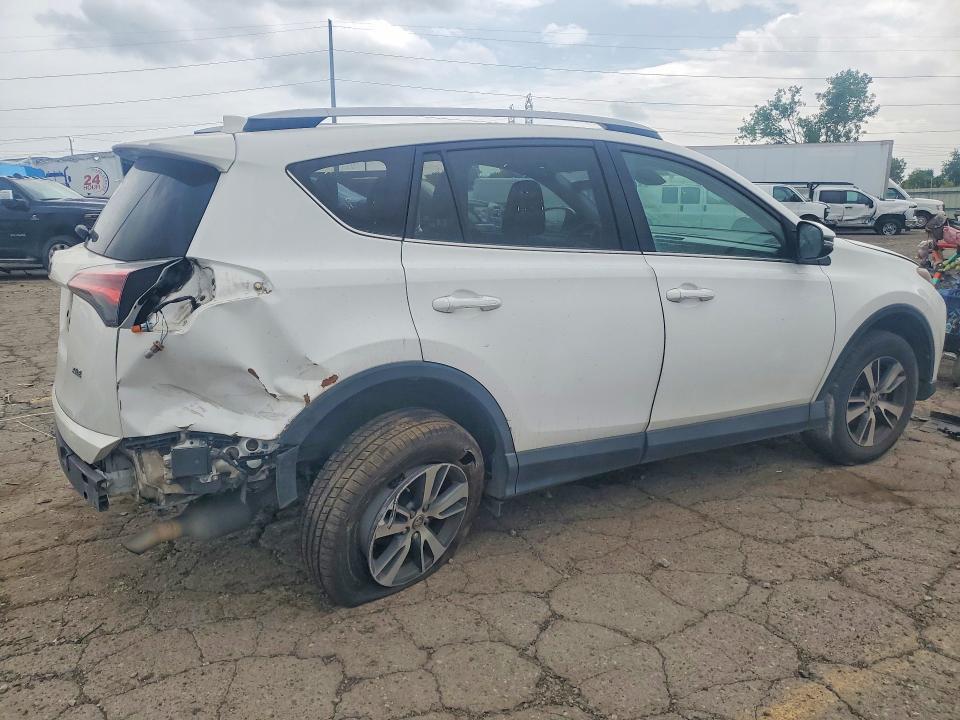 2018 TOYOTA RAV4 XLE — Фото 3 из 13