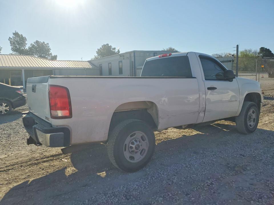 2011 GMC SIERRA C2500 HEAVY DUTY — Фото 3 из 12