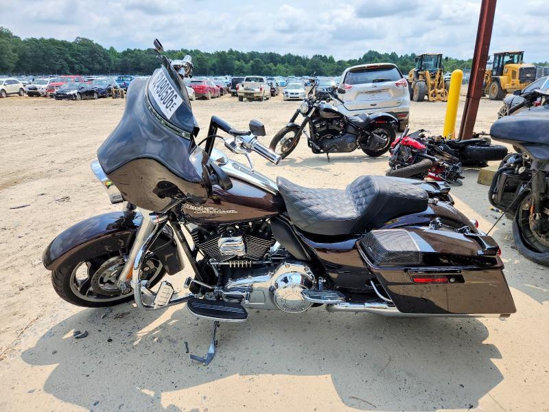 1HD1KBM12BB615507 2011 HARLEY-DAVIDSON FLHX photo no. 3