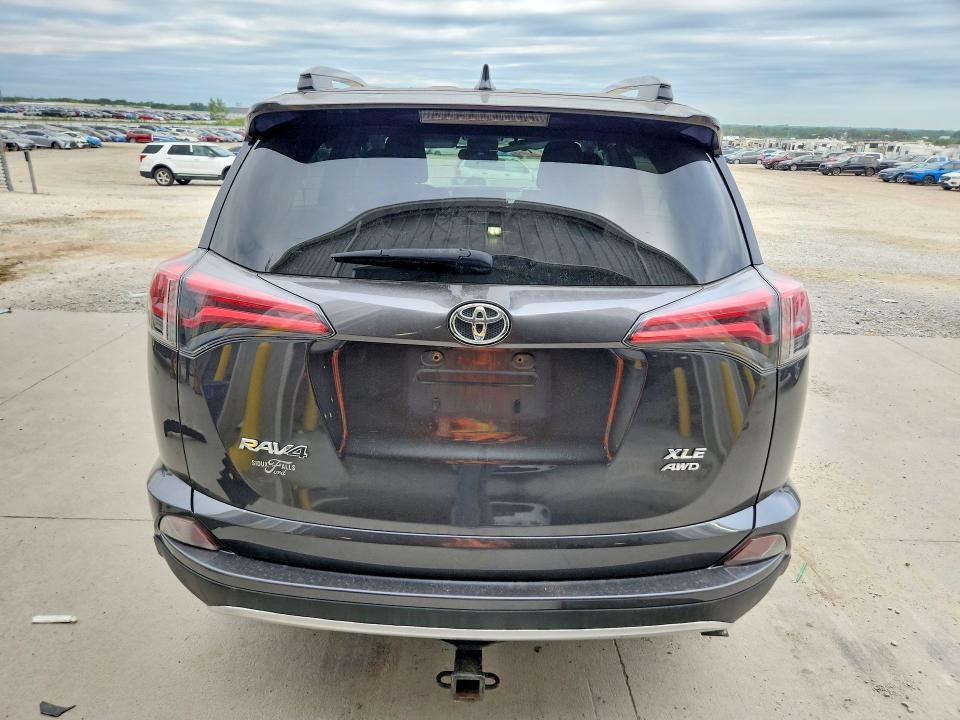 2018 TOYOTA RAV4 XLE — Фото 6 из 12