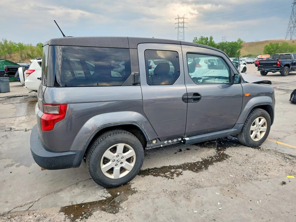 5J6YH2H71BL000917 2011 HONDA ELEMENT photo no. 3