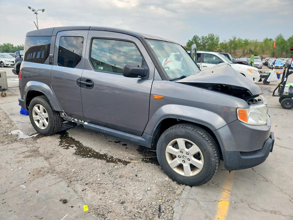 5J6YH2H71BL000917 2011 HONDA ELEMENT photo no. 4