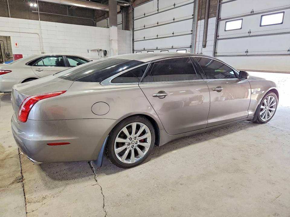 2011 JAGUAR XJL — Фото 3 из 12