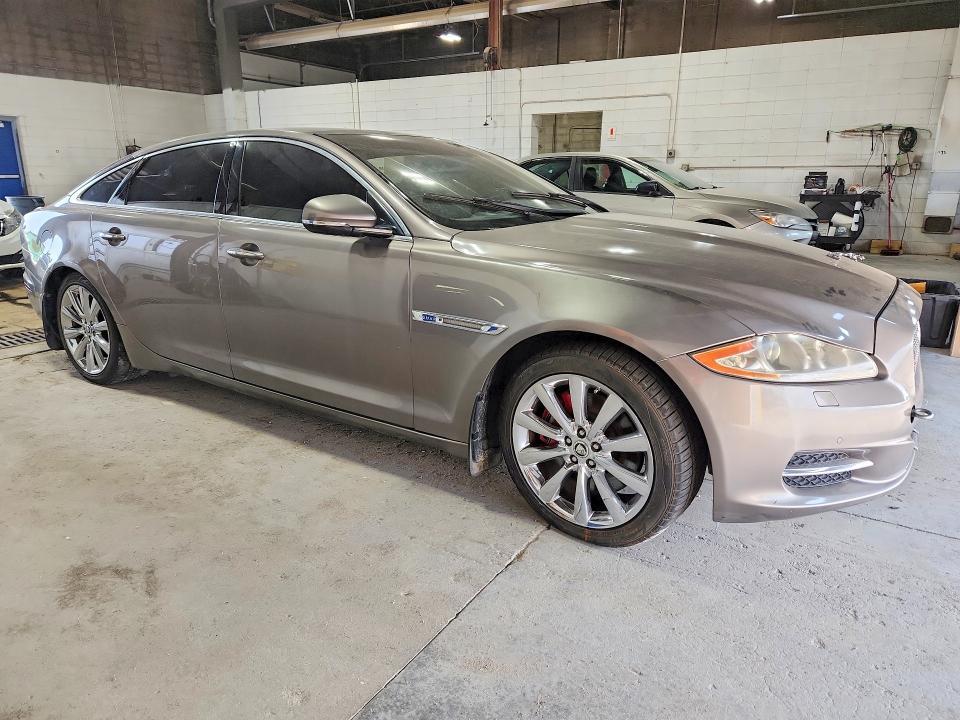 2011 JAGUAR XJL — Фото 4 из 12