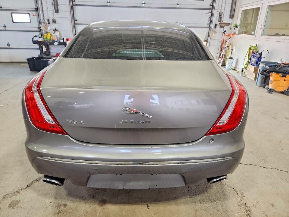 2011 JAGUAR XJL — Фото 6 из 12