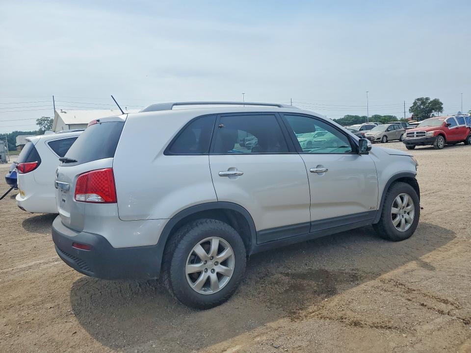 5XYKTCA16BG103753 2011 KIA SORENTO photo no. 3