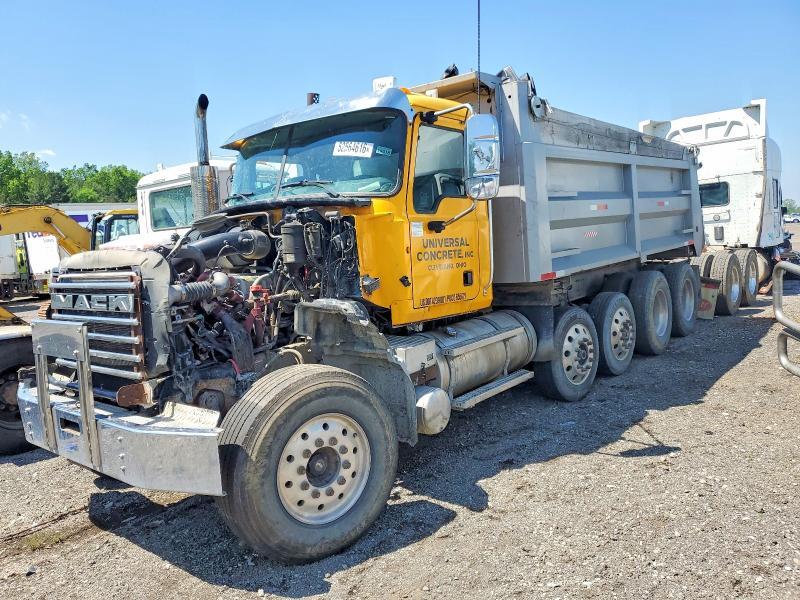 1M2AX04C6BM009409 2011 MACK GRANITE photo no. 2