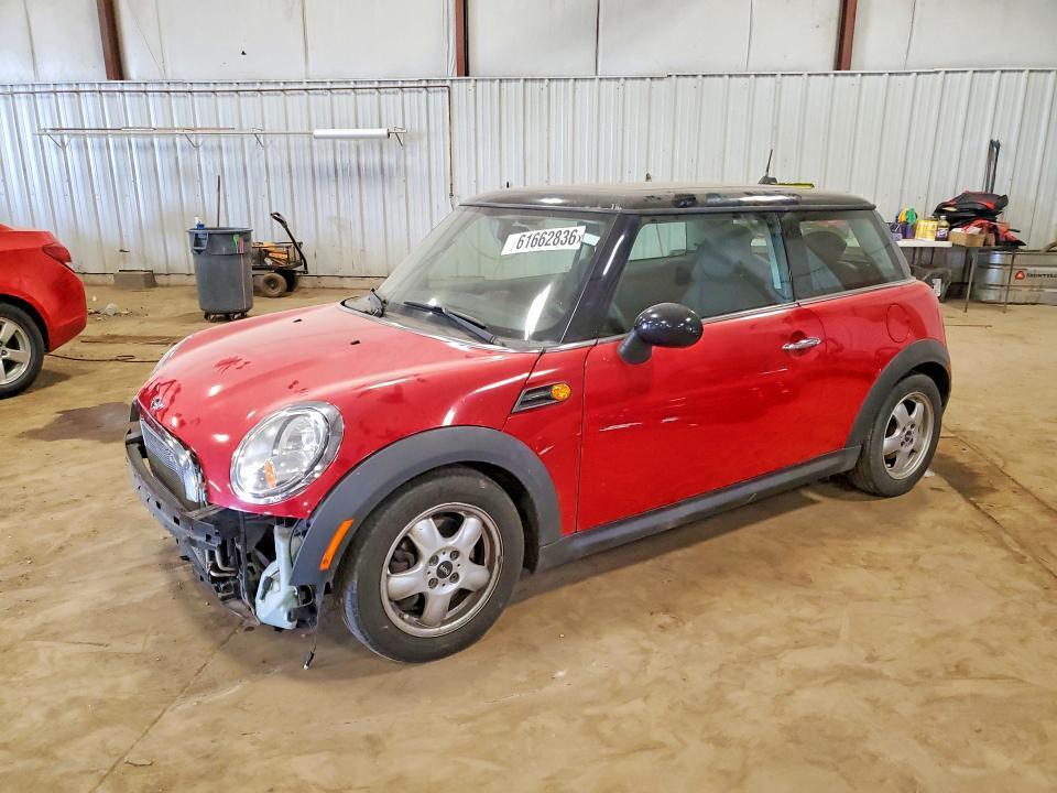 WMWSU3C58BT098537 2011 MINI COOPER photo no. 1