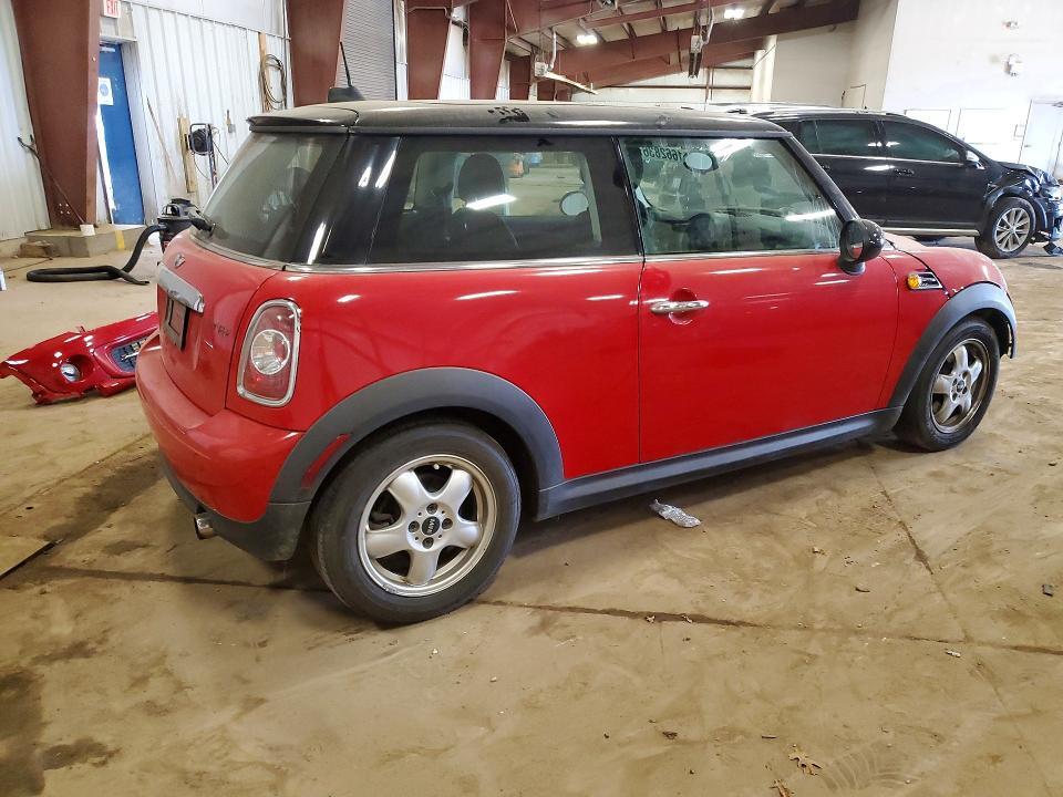 WMWSU3C58BT098537 2011 MINI COOPER photo no. 3