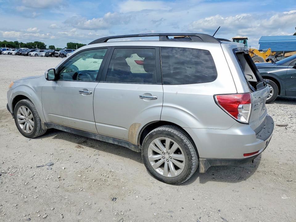JF2SHADC1BH729089 2011 SUBARU FORESTER photo no. 2