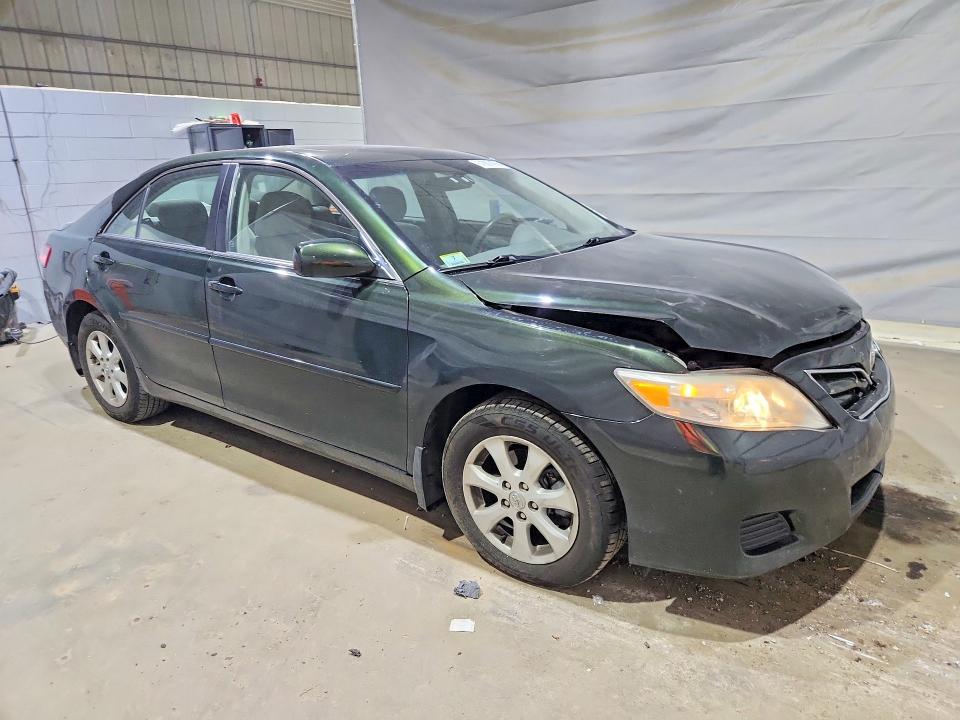 2011 TOYOTA CAMRY LE — Фото 4 из 12