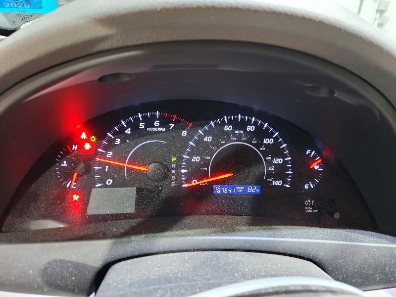 2011 TOYOTA CAMRY LE — Фото 9 из 12