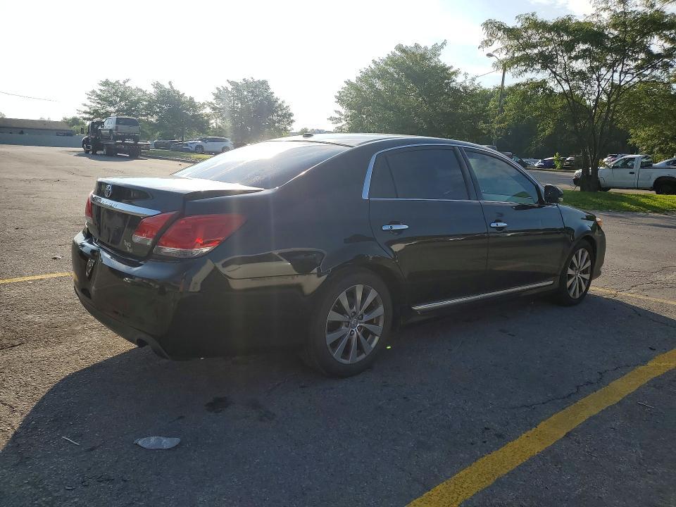 2011 TOYOTA AVALON LIMITED — Фото 3 из 12