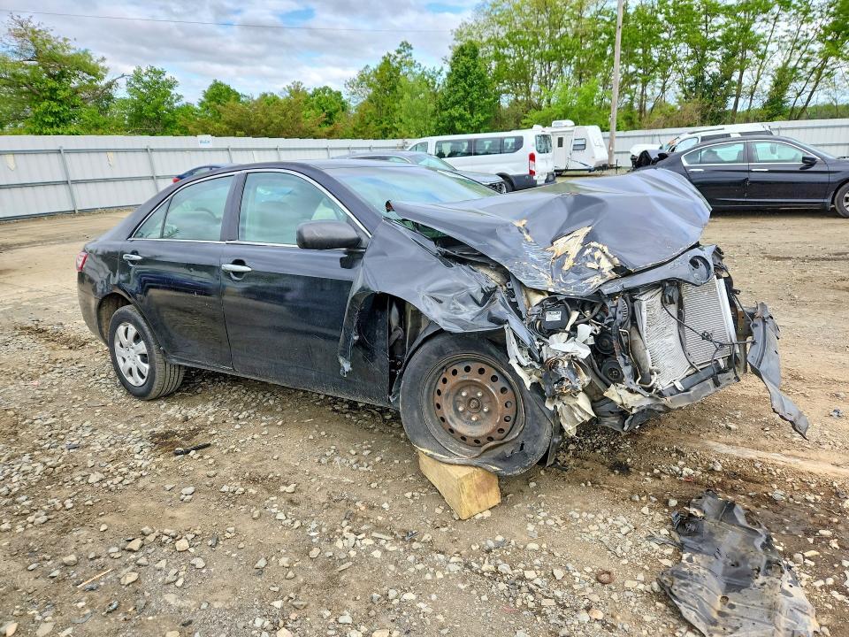 2011 TOYOTA CAMRY LE — Фото 4 из 12