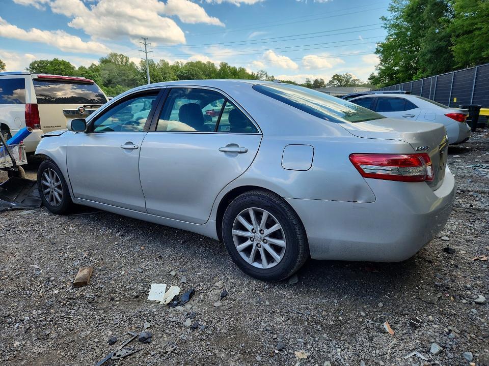 4T1BF3EKXBU225214 2011 TOYOTA CAMRY photo no. 2