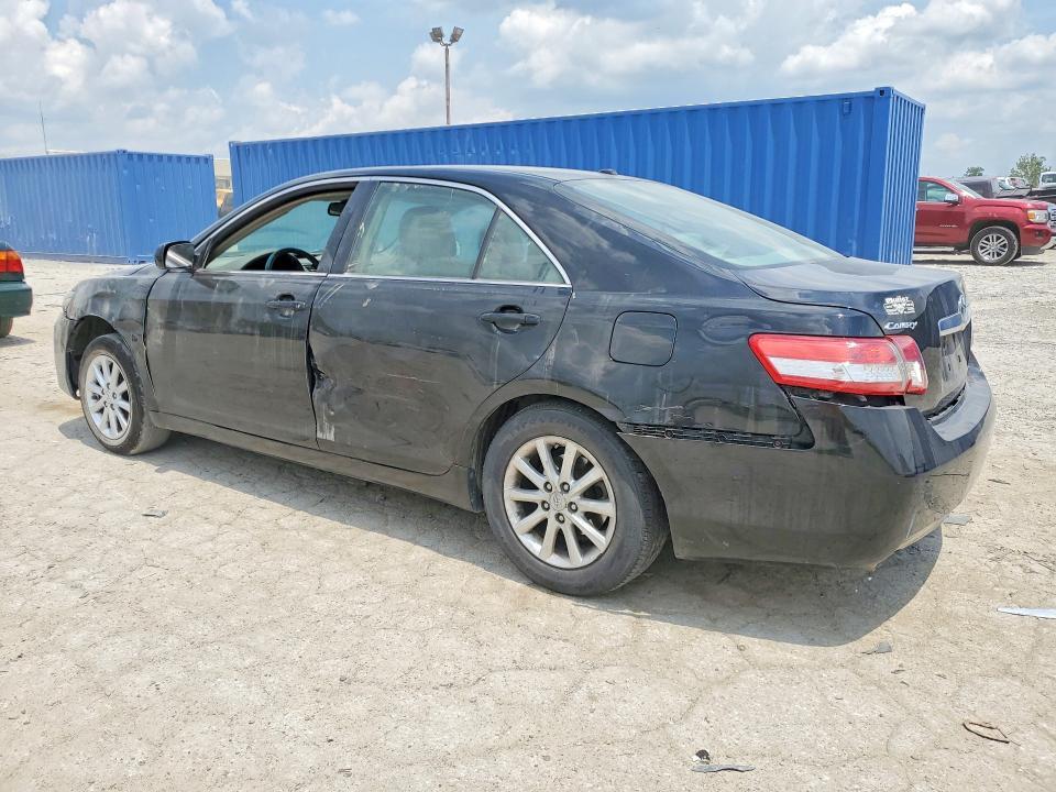 2011 TOYOTA CAMRY XLE V6 — Фото 2 из 12