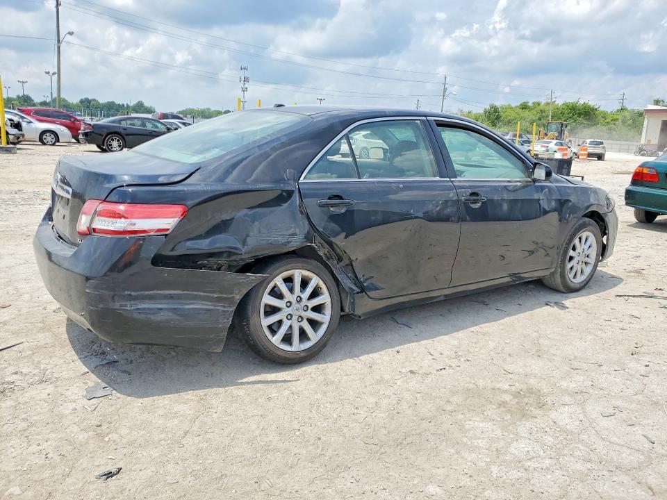 2011 TOYOTA CAMRY XLE V6 — Фото 3 из 12