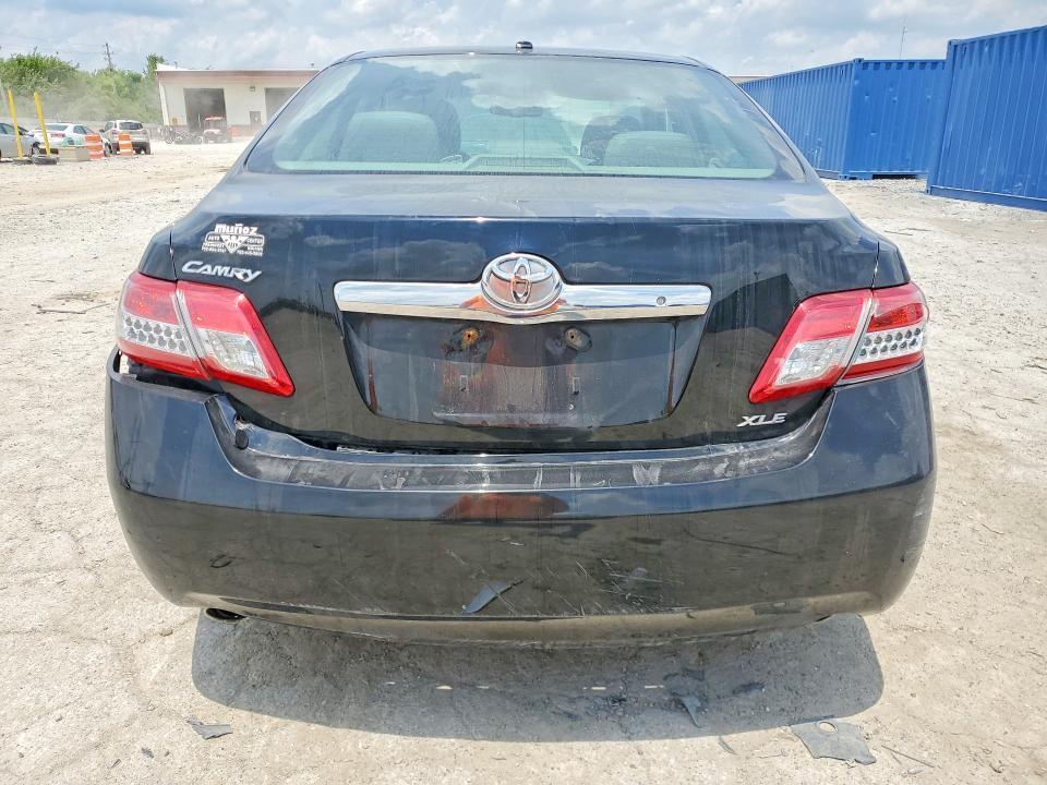 2011 TOYOTA CAMRY XLE V6 — Фото 6 из 12