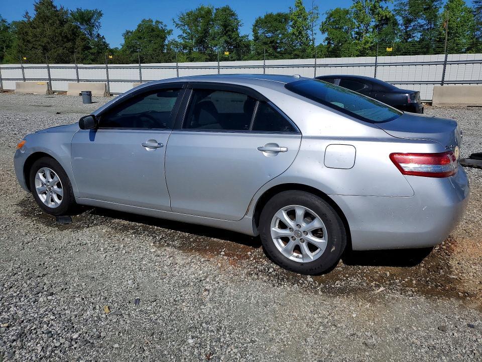 2011 TOYOTA CAMRY LE — Фото 2 из 12