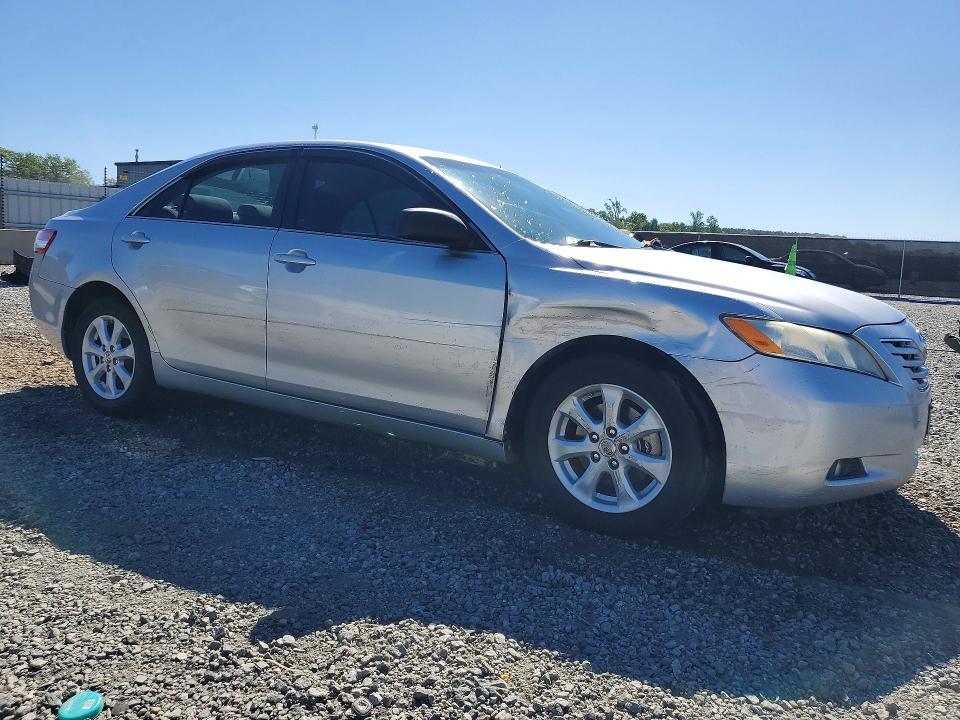 2011 TOYOTA CAMRY LE — Фото 4 из 12