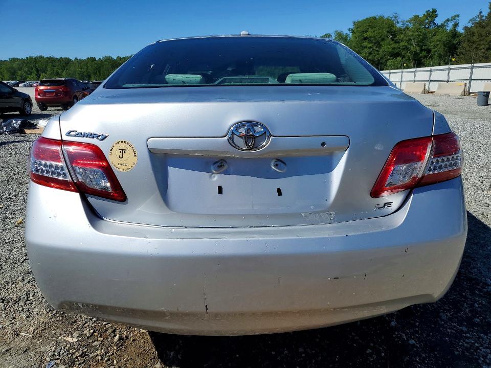 2011 TOYOTA CAMRY LE — Фото 6 из 12