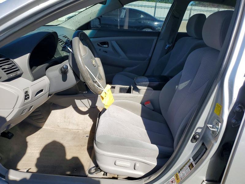 2011 TOYOTA CAMRY LE — Фото 7 из 12