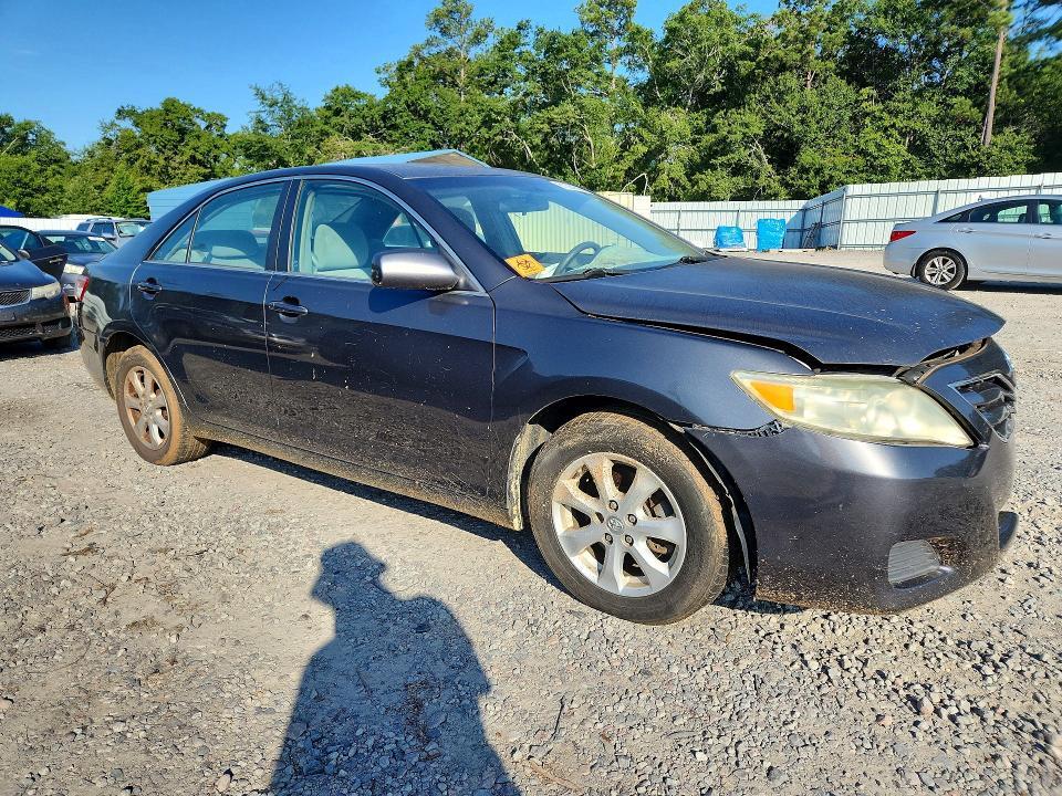 2011 TOYOTA CAMRY LE — Фото 4 из 12
