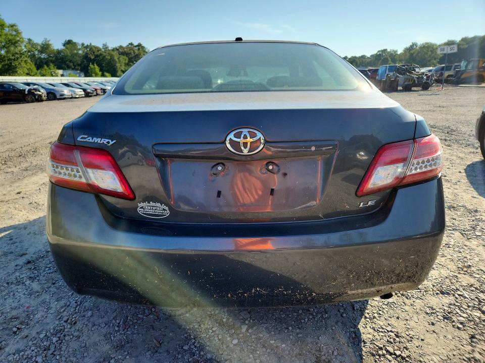 2011 TOYOTA CAMRY LE — Фото 6 из 12