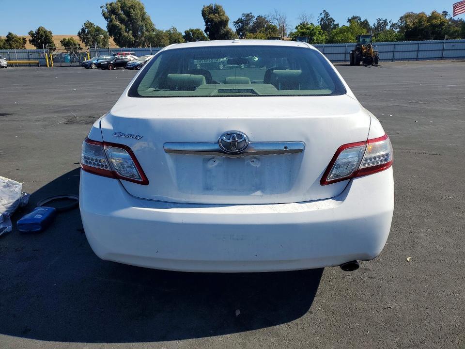 2011 TOYOTA CAMRY HYBRID — Фото 6 из 12