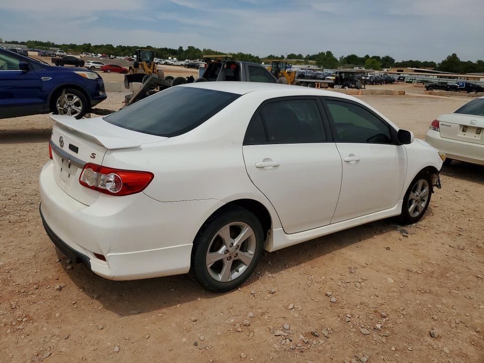 2T1BU4EE5BC685307 2011 TOYOTA COROLLA photo no. 3