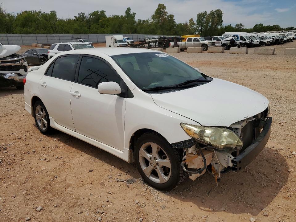 2T1BU4EE5BC685307 2011 TOYOTA COROLLA photo no. 4