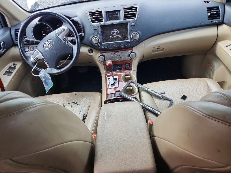 2011 TOYOTA HIGHLANDER LIMITED — Фото 8 из 12