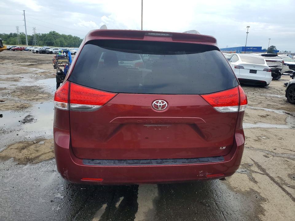 2011 TOYOTA SIENNA LE — Фото 6 из 13