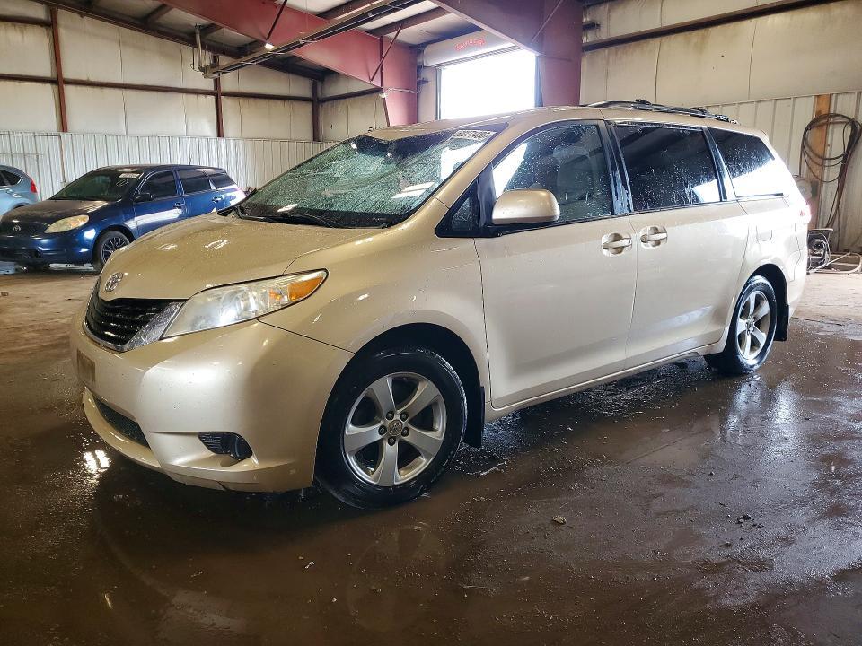 5TDKK3DC8BS003768 2011 TOYOTA SIENNA photo no. 1