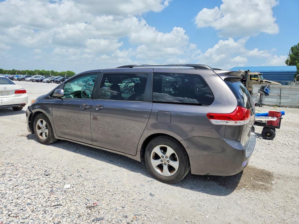 2011 TOYOTA SIENNA LE — Фото 2 из 13
