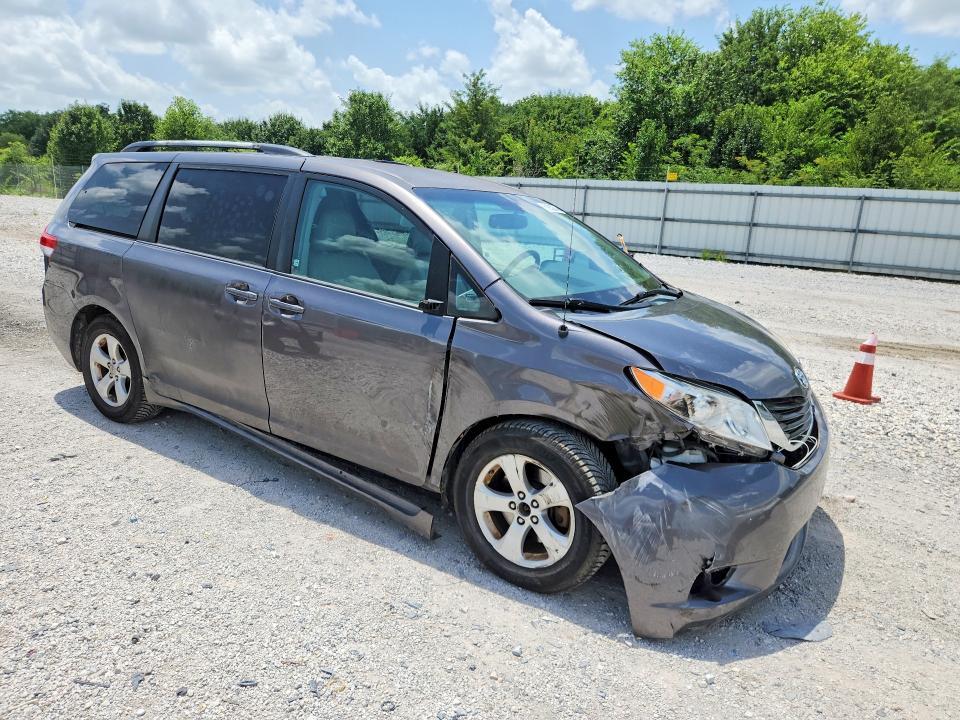 2011 TOYOTA SIENNA LE — Фото 4 из 13