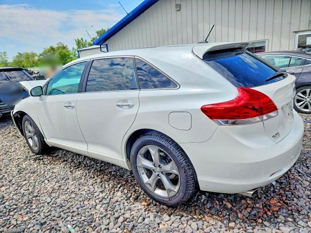 2011 TOYOTA VENZA AWD V6 — Фото 2 из 13