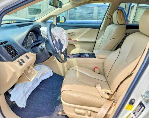 2011 TOYOTA VENZA AWD V6 — Фото 7 из 13
